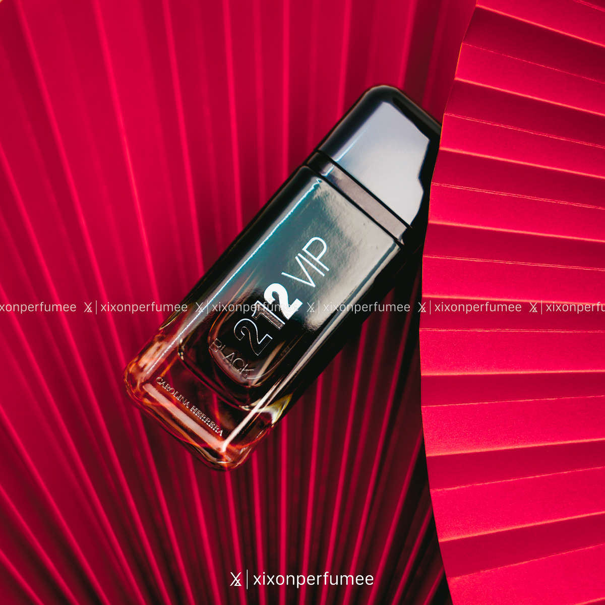 Nuoc-hoa-nam-Carolina-Herrera-212-VIP-Black-EDP-100ml-2