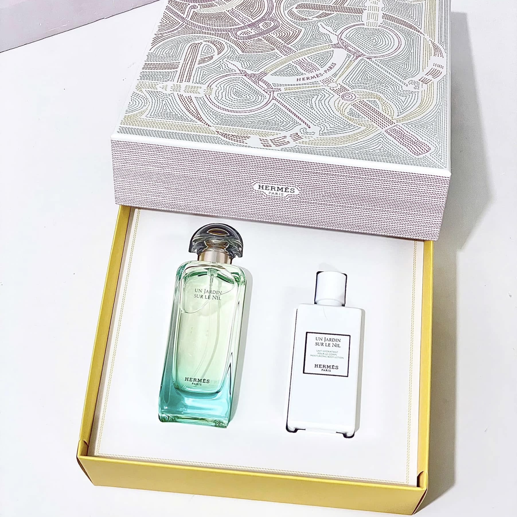 Set-nuoc-hoa-Hermes-Un-Jardin-Sur-Le-Nil-EDT-4